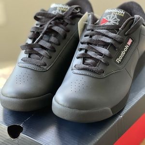 Reebok Classic - leather size 8